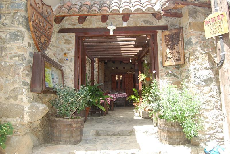Linos Inn Kakopetria Ngoại thất bức ảnh